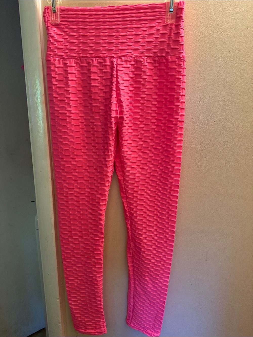 High-Rise Textured Leggings in Hot Pink